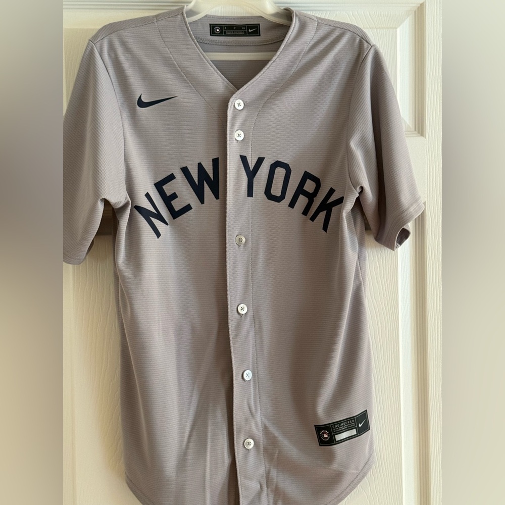 Authentic Nike Men's Gray New York Yankees Button-Up baseball Jersey